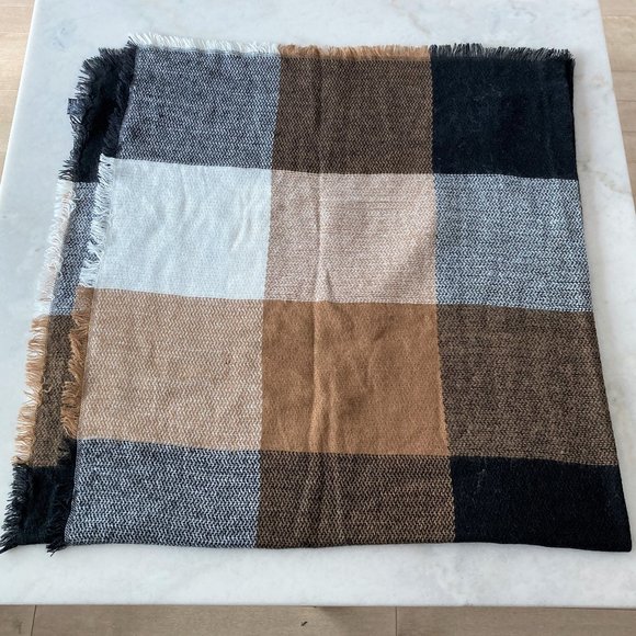 Tom & Eva neutral plaid blanket scarf (black, tan, camel, cream, brown, grey) - Picture 2 of 4